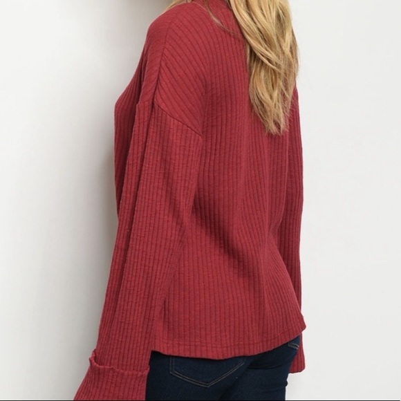 ✳️✳️✳️✳️✳️ RIBBED HOLIDAY RED TOPS - Picture 2 of 3